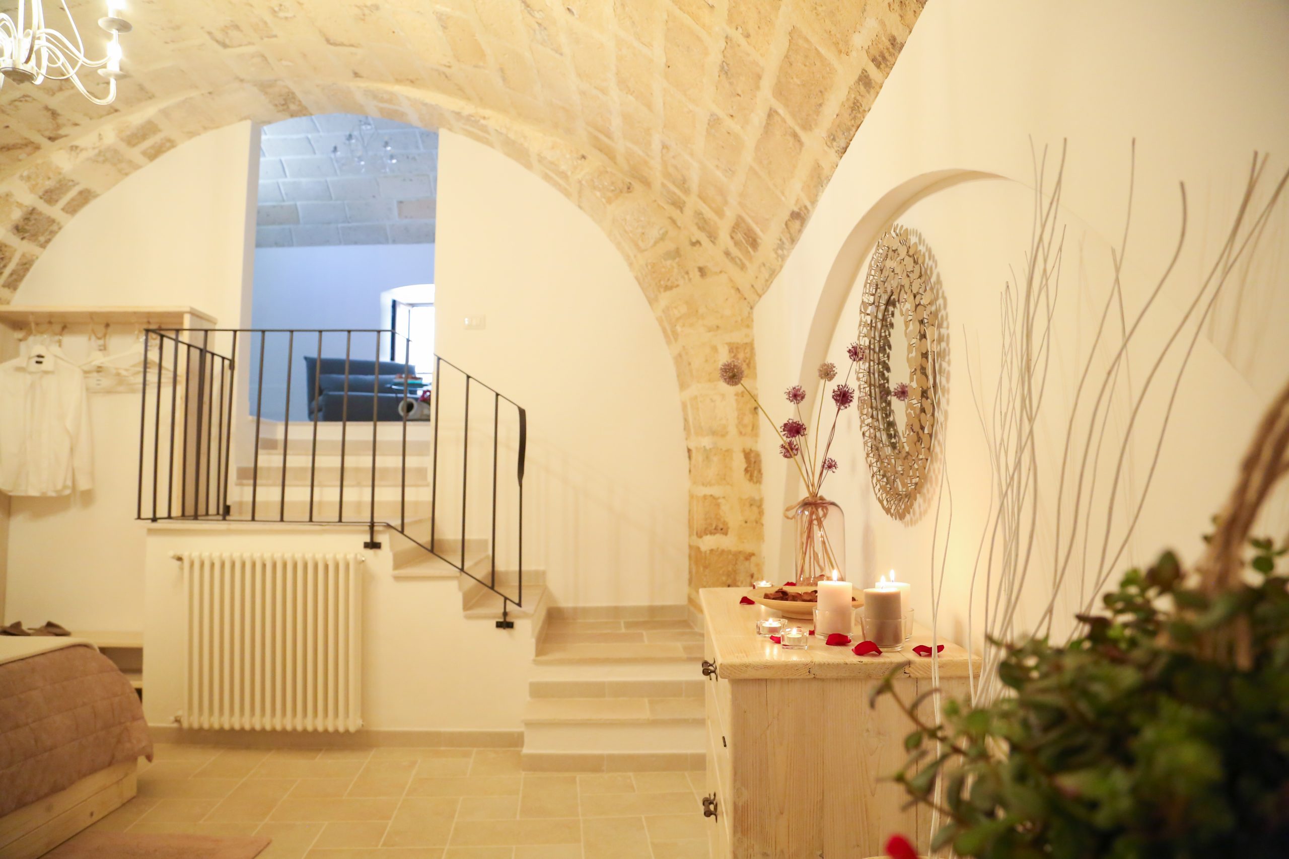 Camera della suite con soffitto a volta in pietra — La Suite del Marchese
